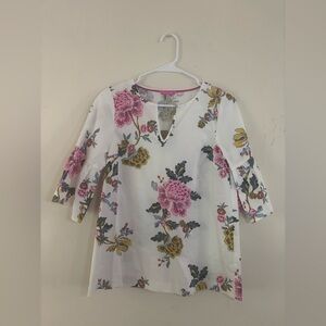 Joules Womens Short Sleeve V-Neck
Floral Print in Pink and White Size 4 NWT
